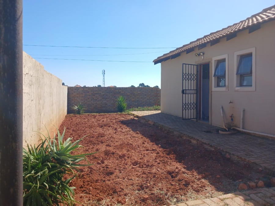2 Bedroom Property for Sale in Westonaria Gauteng
