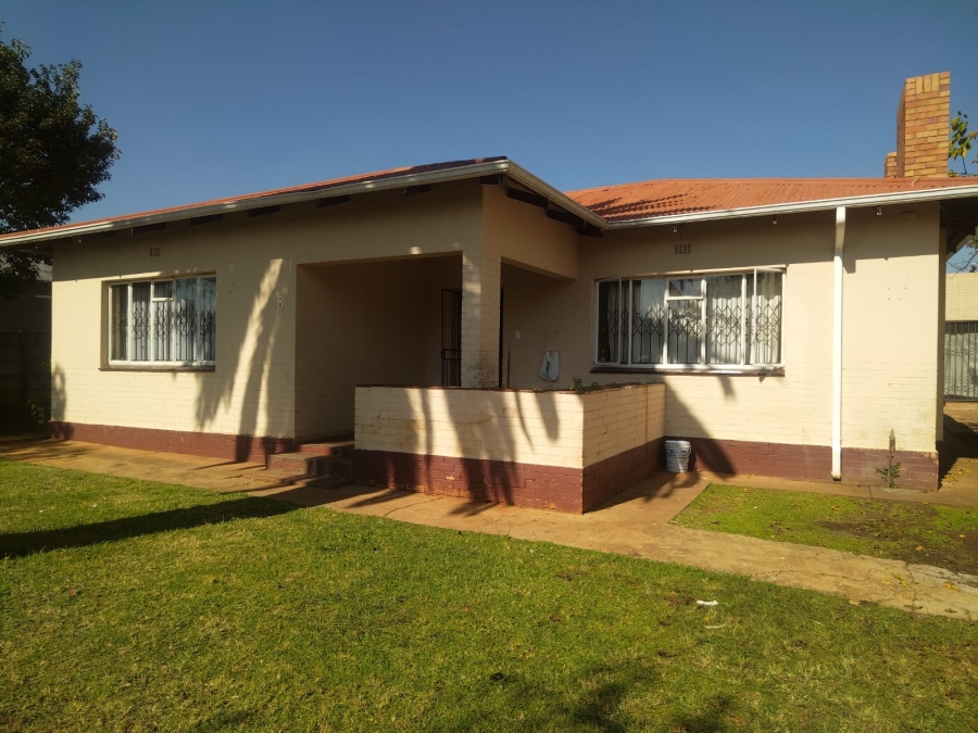 3 Bedroom Property for Sale in Westonaria Gauteng