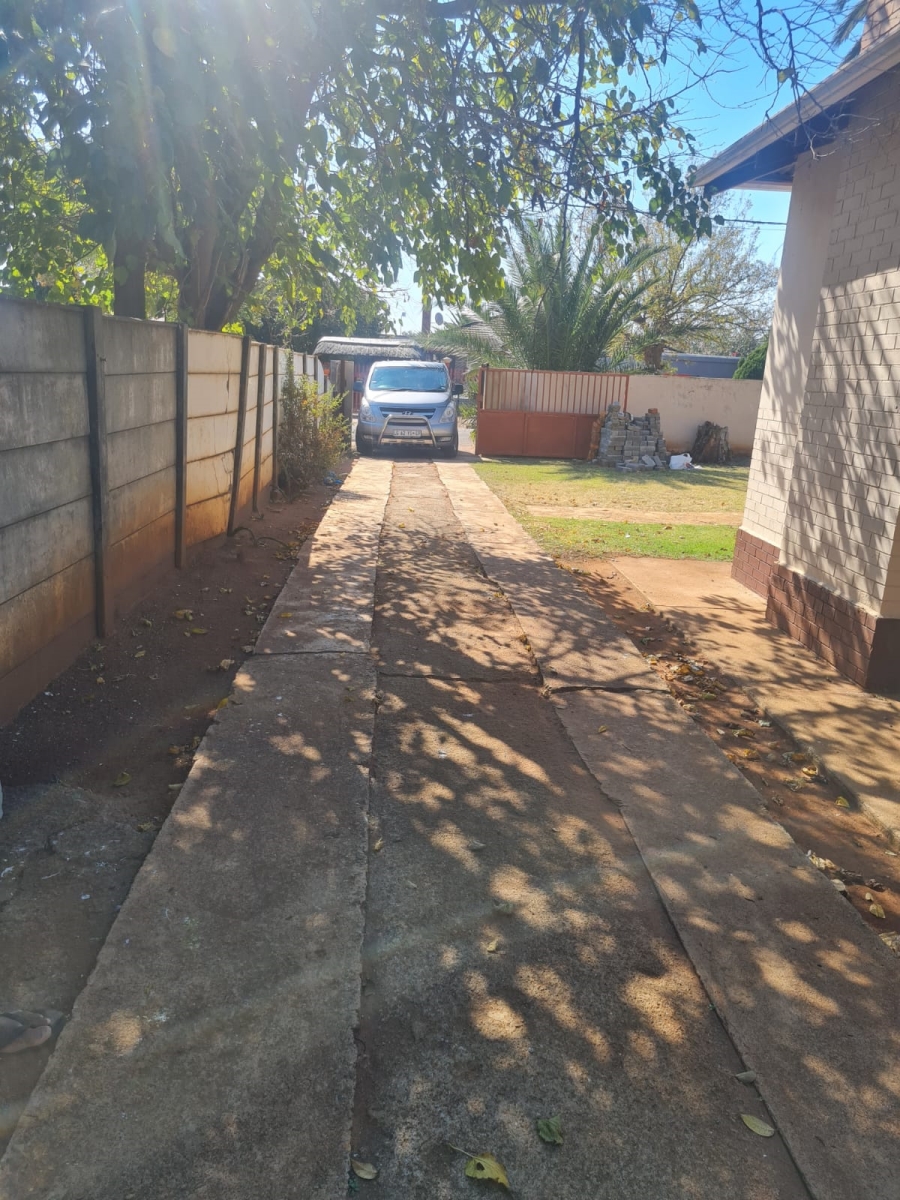3 Bedroom Property for Sale in Westonaria Gauteng
