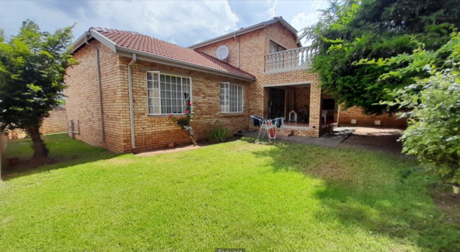 4 Bedroom Property for Sale in Boskruin Gauteng