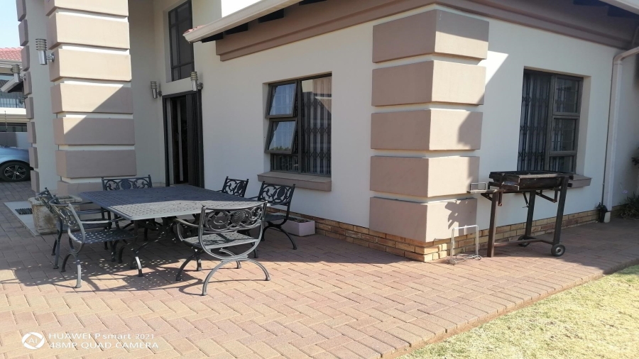 4 Bedroom Property for Sale in Vanderbijlpark SE 8 Gauteng