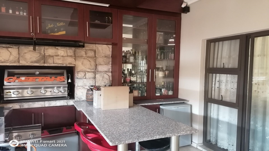 4 Bedroom Property for Sale in Vanderbijlpark SE 8 Gauteng