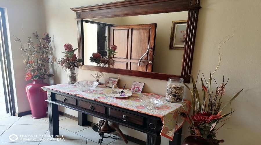 4 Bedroom Property for Sale in Vanderbijlpark SE 8 Gauteng
