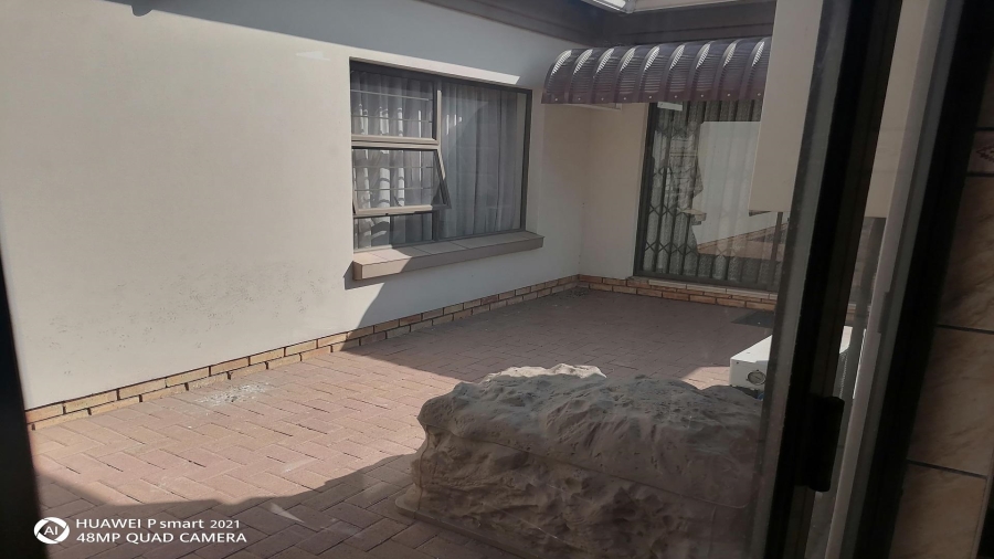 4 Bedroom Property for Sale in Vanderbijlpark SE 8 Gauteng