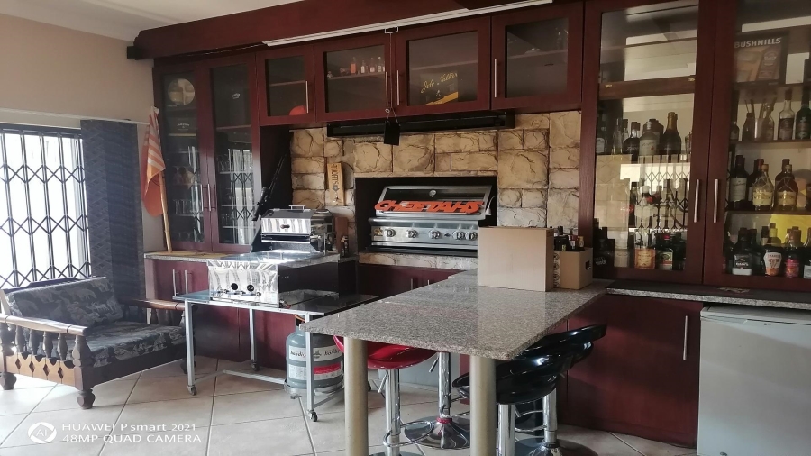 4 Bedroom Property for Sale in Vanderbijlpark SE 8 Gauteng