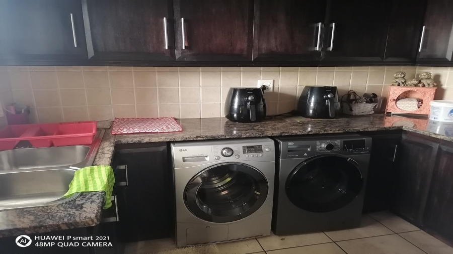4 Bedroom Property for Sale in Vanderbijlpark SE 8 Gauteng