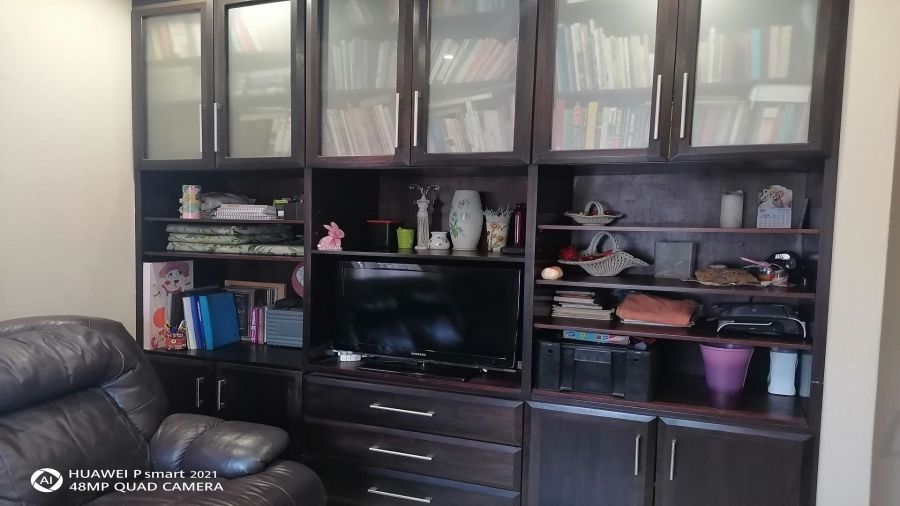 4 Bedroom Property for Sale in Vanderbijlpark SE 8 Gauteng