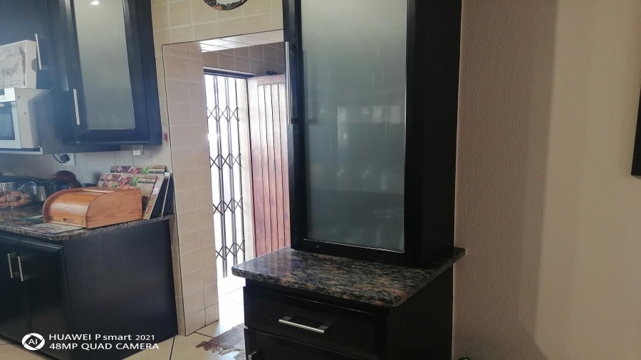 4 Bedroom Property for Sale in Vanderbijlpark SE 8 Gauteng