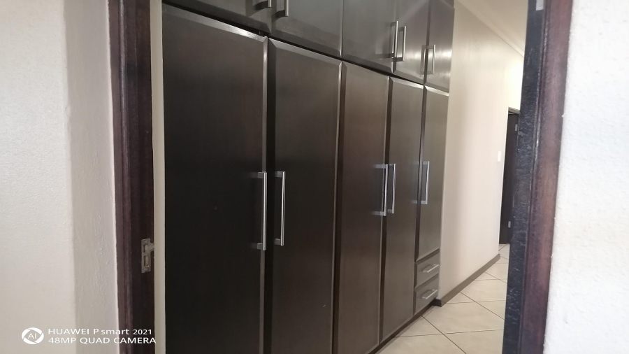 4 Bedroom Property for Sale in Vanderbijlpark SE 8 Gauteng