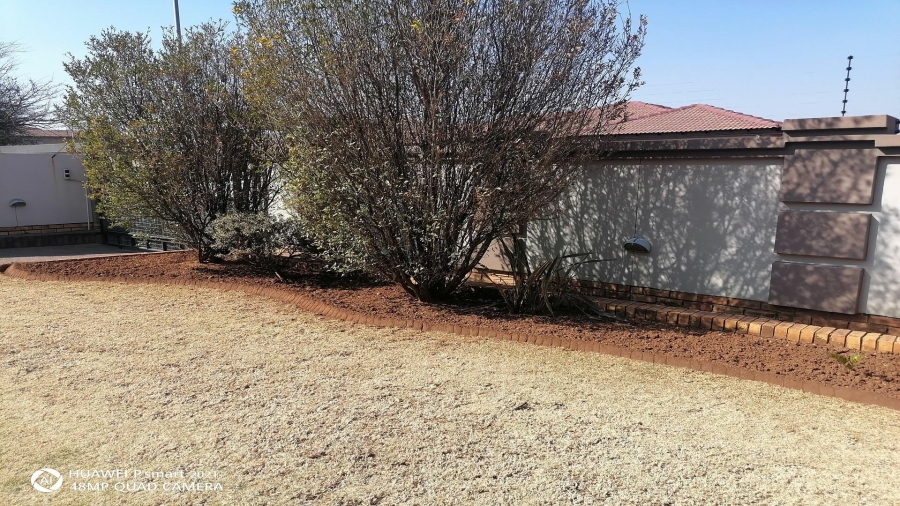 4 Bedroom Property for Sale in Vanderbijlpark SE 8 Gauteng