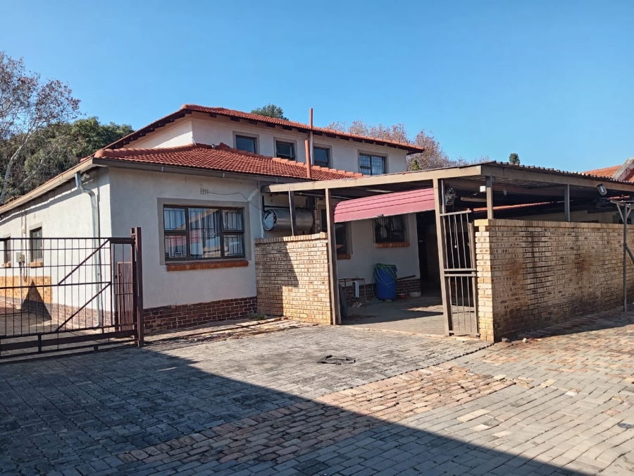 5 Bedroom Property for Sale in Witpoortjie Gauteng