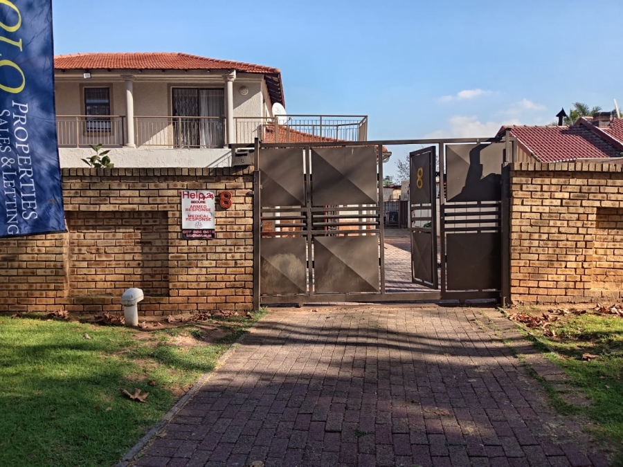 5 Bedroom Property for Sale in Witpoortjie Gauteng