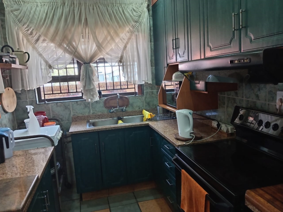 5 Bedroom Property for Sale in Witpoortjie Gauteng