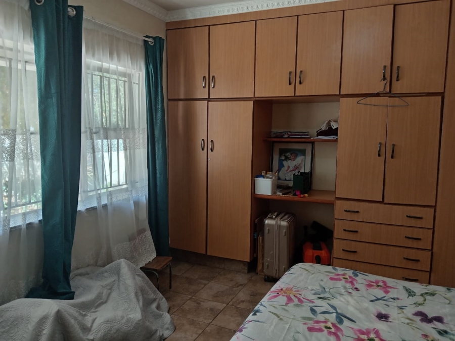 5 Bedroom Property for Sale in Witpoortjie Gauteng