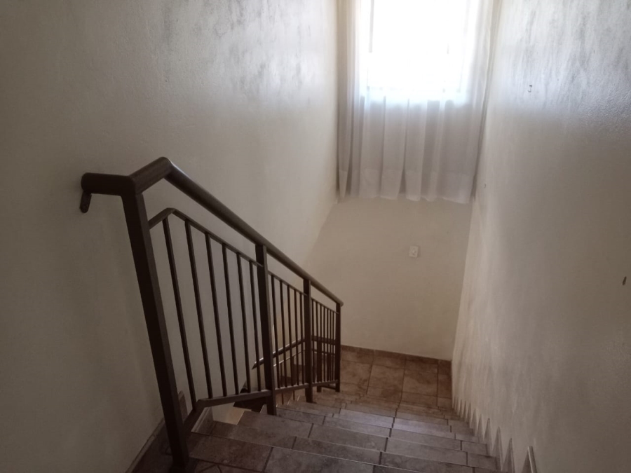 5 Bedroom Property for Sale in Witpoortjie Gauteng