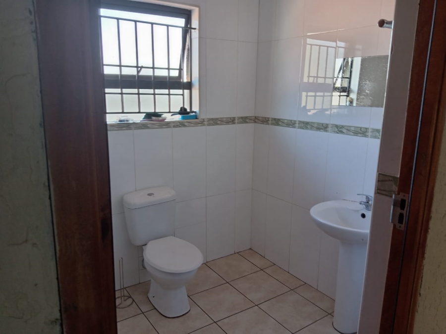 5 Bedroom Property for Sale in Witpoortjie Gauteng