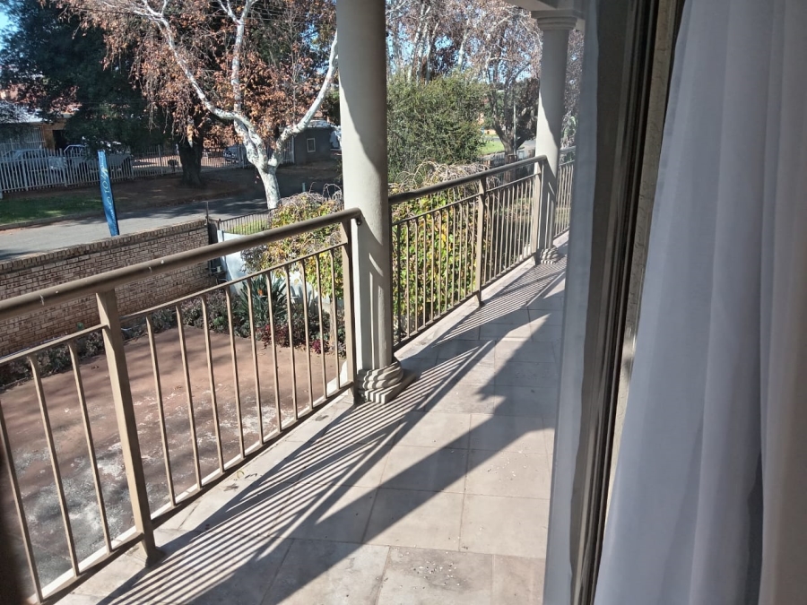 5 Bedroom Property for Sale in Witpoortjie Gauteng