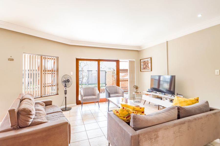 To Let 3 Bedroom Property for Rent in Silver Lakes Golf Estate Gauteng