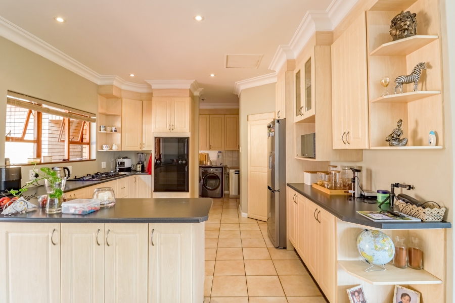 To Let 3 Bedroom Property for Rent in Silver Lakes Golf Estate Gauteng