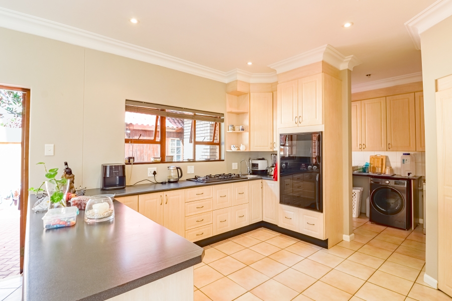 To Let 3 Bedroom Property for Rent in Silver Lakes Golf Estate Gauteng