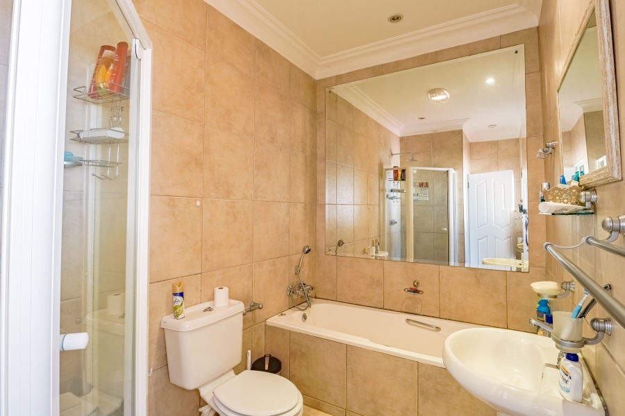 To Let 3 Bedroom Property for Rent in Silver Lakes Golf Estate Gauteng