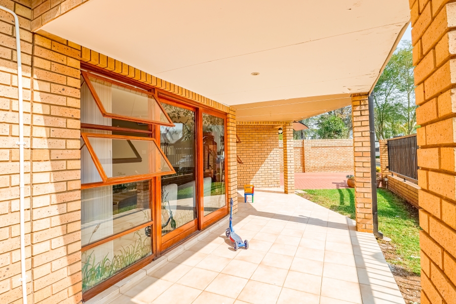 To Let 3 Bedroom Property for Rent in Silver Lakes Golf Estate Gauteng