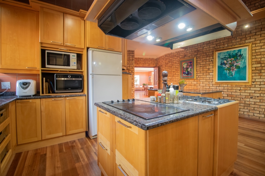 6 Bedroom Property for Sale in Mooikloof Equestrian Estate Gauteng