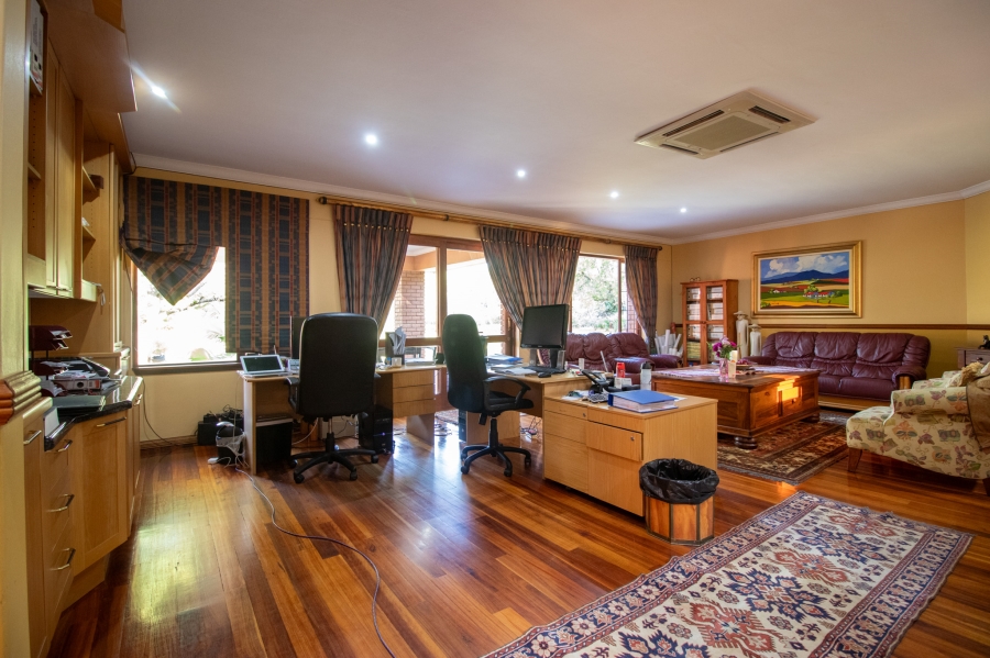 6 Bedroom Property for Sale in Mooikloof Equestrian Estate Gauteng