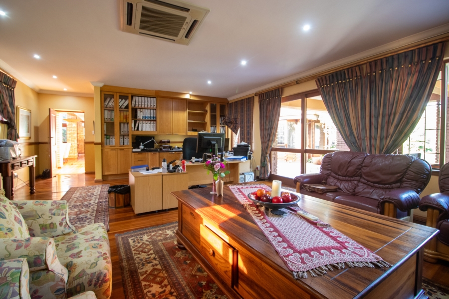 6 Bedroom Property for Sale in Mooikloof Equestrian Estate Gauteng