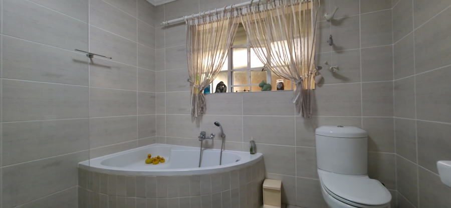 3 Bedroom Property for Sale in Moreleta Park Gauteng