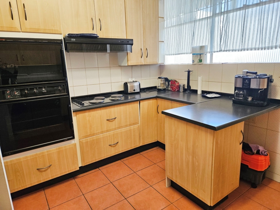 To Let 3 Bedroom Property for Rent in Dunkeld Gauteng