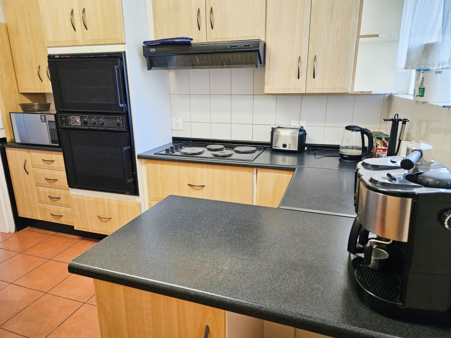 To Let 3 Bedroom Property for Rent in Dunkeld Gauteng