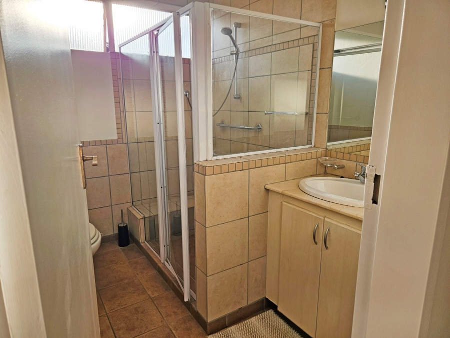 To Let 3 Bedroom Property for Rent in Dunkeld Gauteng