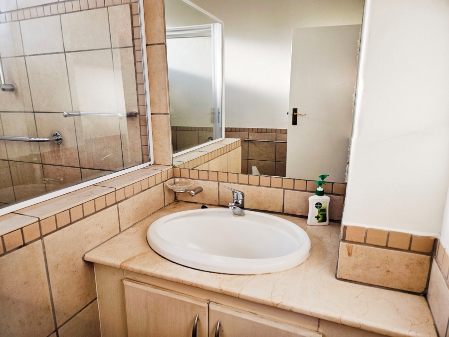 To Let 3 Bedroom Property for Rent in Dunkeld Gauteng