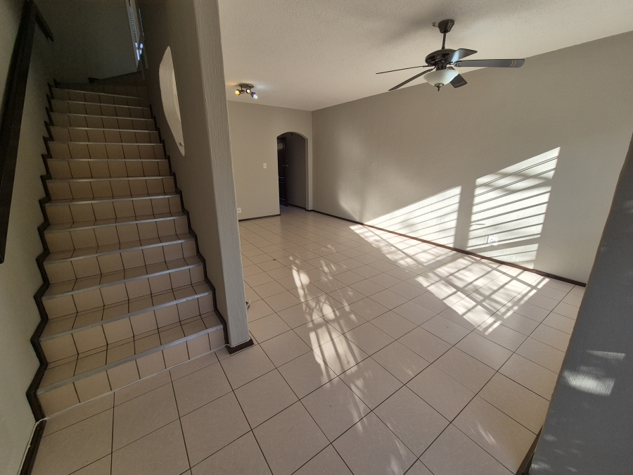 2 Bedroom Property for Sale in Hennopspark Gauteng