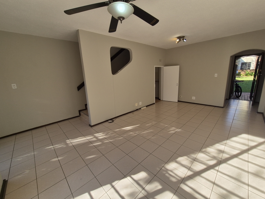 2 Bedroom Property for Sale in Hennopspark Gauteng