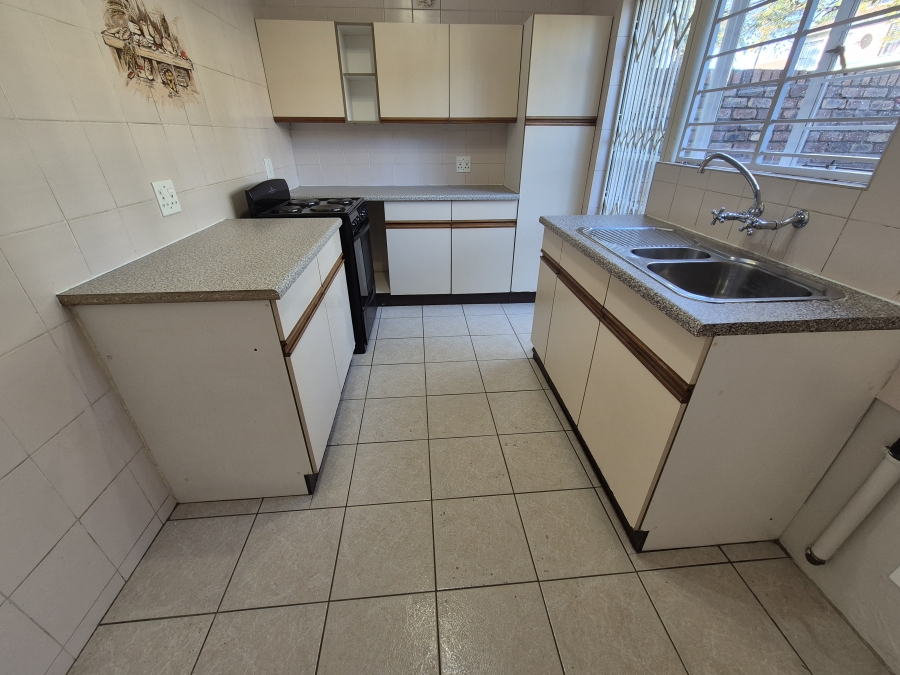 2 Bedroom Property for Sale in Hennopspark Gauteng