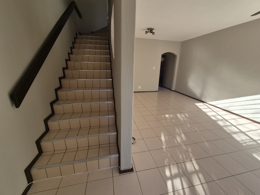 2 Bedroom Property for Sale in Hennopspark Gauteng