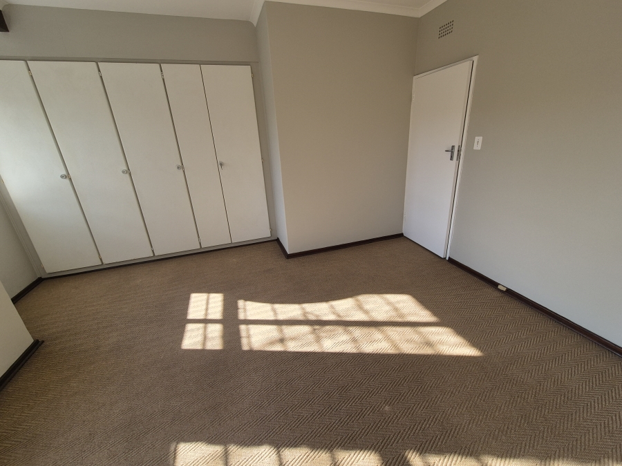 2 Bedroom Property for Sale in Hennopspark Gauteng