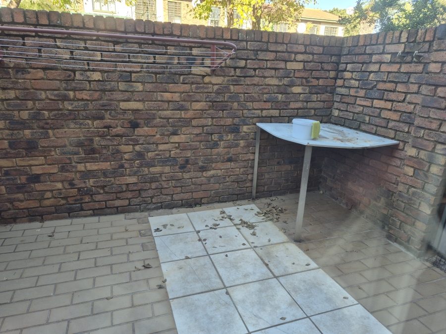 2 Bedroom Property for Sale in Hennopspark Gauteng
