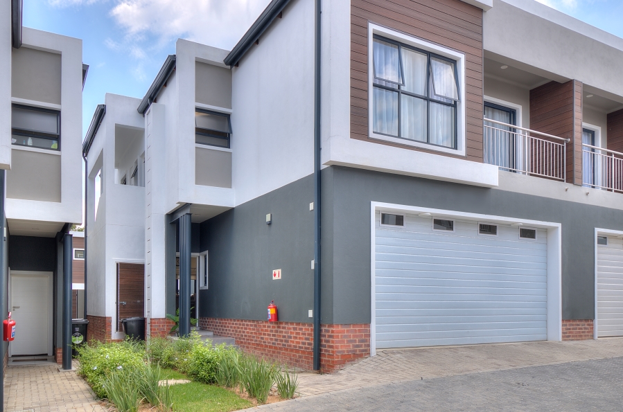 To Let 4 Bedroom Property for Rent in Sunninghill Gauteng