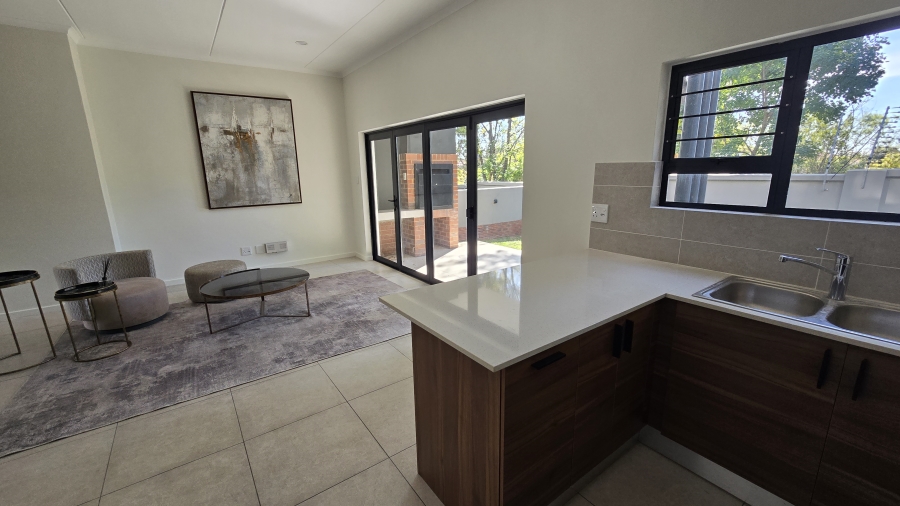 To Let 4 Bedroom Property for Rent in Sunninghill Gauteng