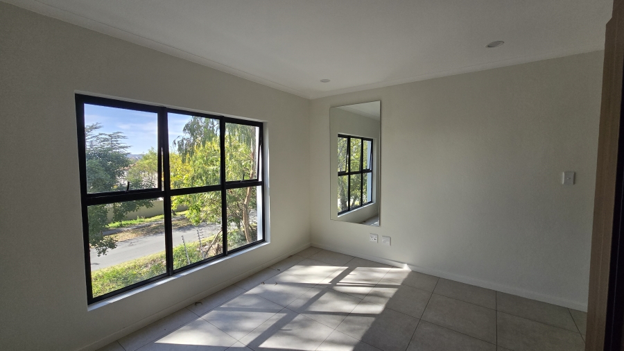 To Let 4 Bedroom Property for Rent in Sunninghill Gauteng