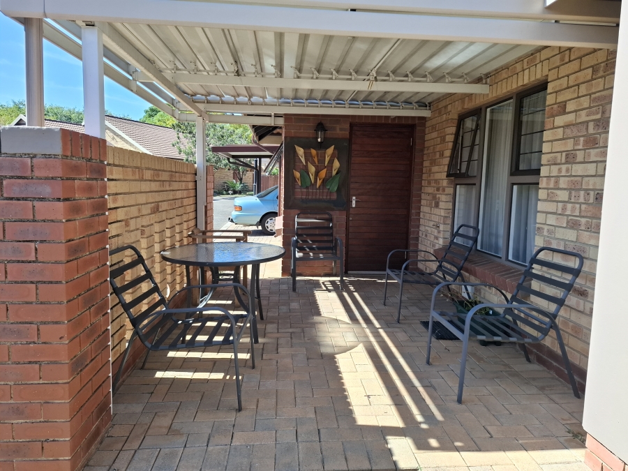 2 Bedroom Property for Sale in Equestria Gauteng