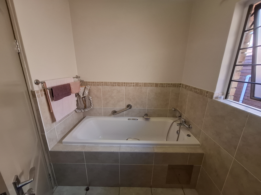 2 Bedroom Property for Sale in Equestria Gauteng