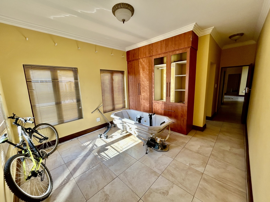7 Bedroom Property for Sale in Savannah Hills Estate Gauteng