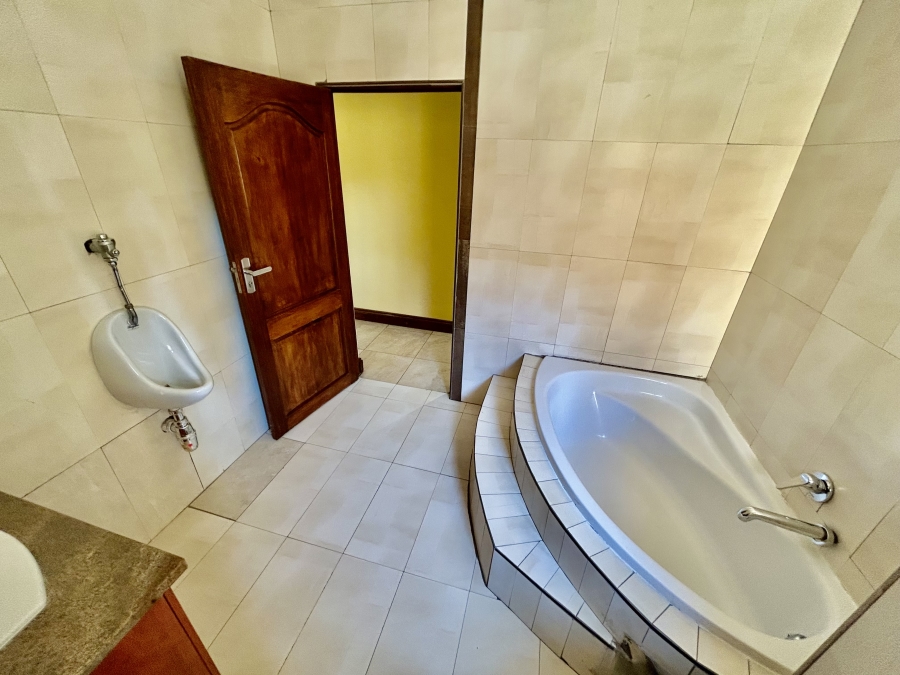 7 Bedroom Property for Sale in Savannah Hills Estate Gauteng