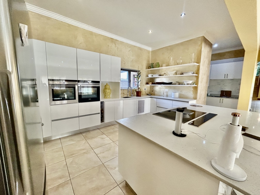 7 Bedroom Property for Sale in Savannah Hills Estate Gauteng