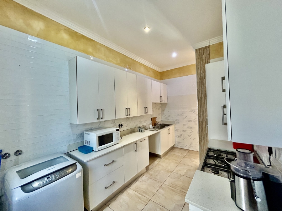 7 Bedroom Property for Sale in Savannah Hills Estate Gauteng