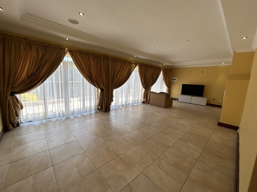 7 Bedroom Property for Sale in Savannah Hills Estate Gauteng